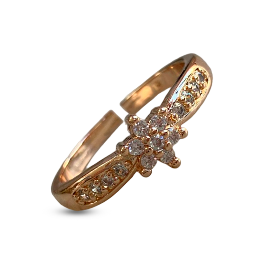 Stainless steel ring With a flower design