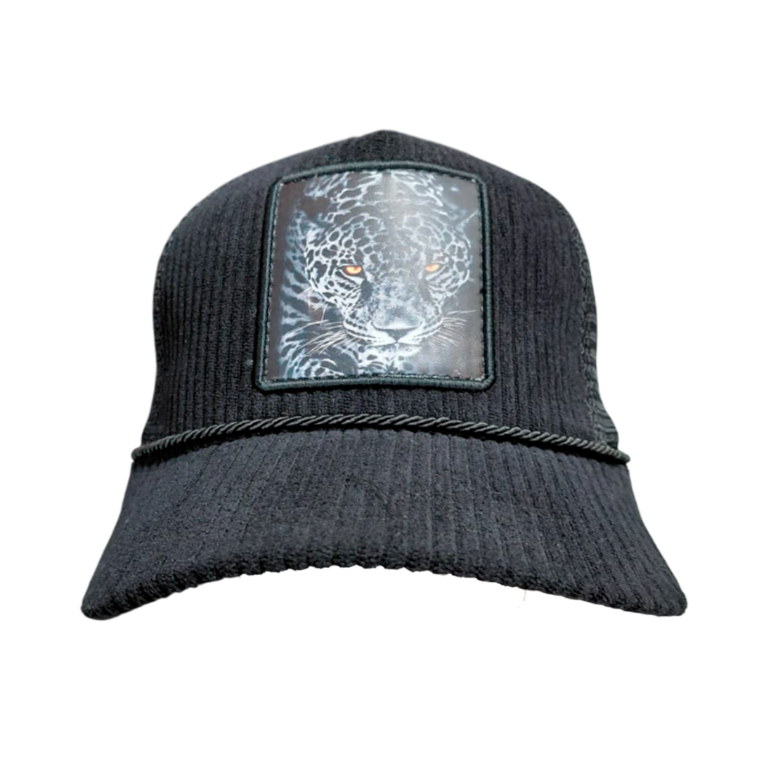 Gorra Negra con Detalle en Jaguar