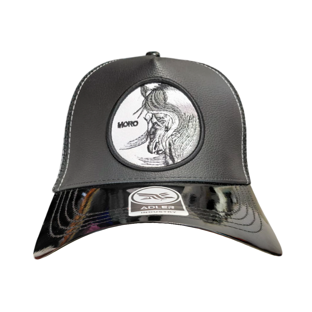 Gorra de lujo en color negro con diseño exclusivo