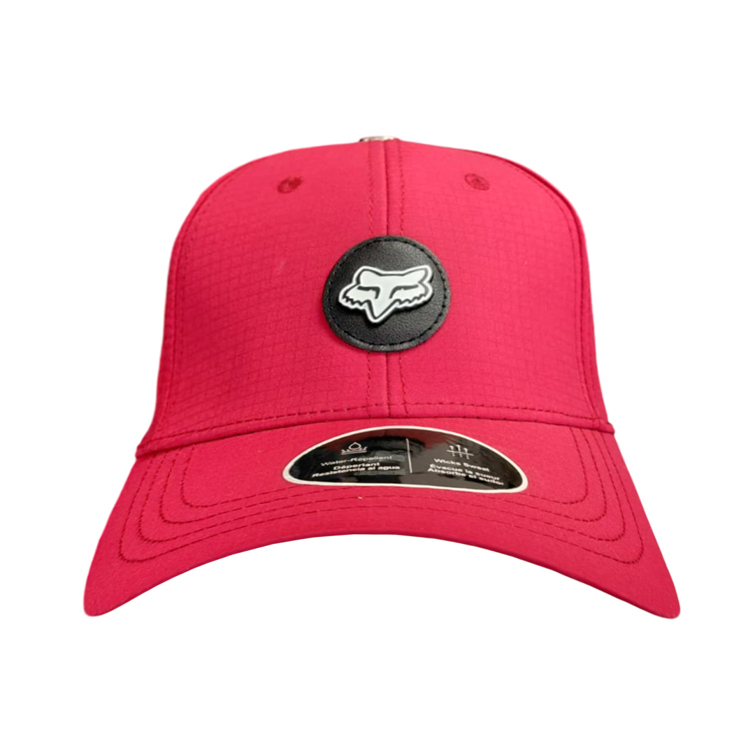 Gorra deportiva ajustable en color rojo con diseño exclusivo