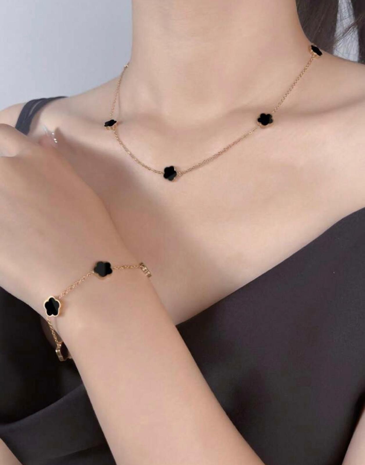 Delicate Flower Design 3-Piece Jewelry Set – Necklace, Bracelet, and Earrings