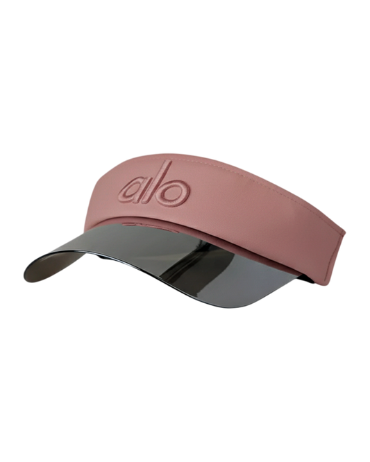 Visera Deportiva con Acabado Brillante y Logotipo en Relieve