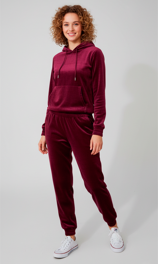Conjunto deportivo de terciopelo burdeos