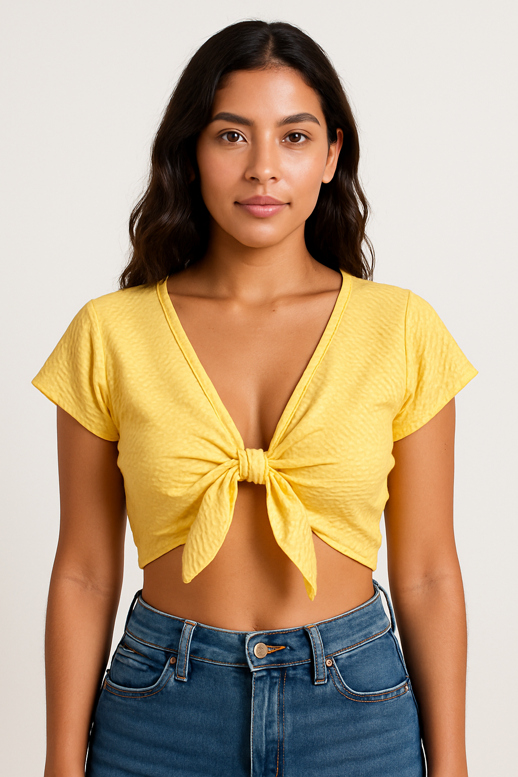 Lycra top with semi-short sleeves and front bow